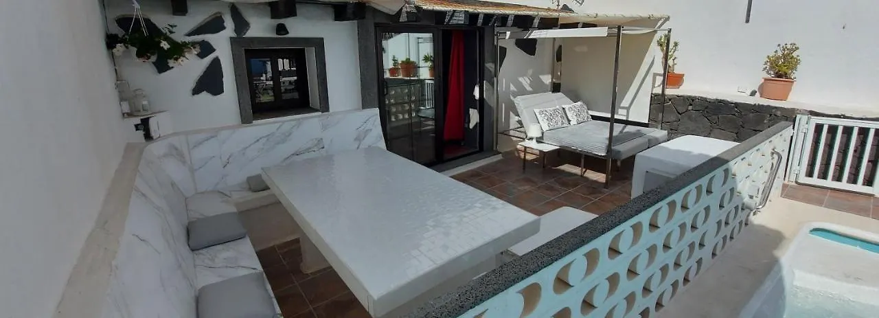 Aloelux Villa !! - Private Villa With Pool , Jacuzzi, Cinema, Massage ,Wonderful View, Art Desing Villa Tias 0*,