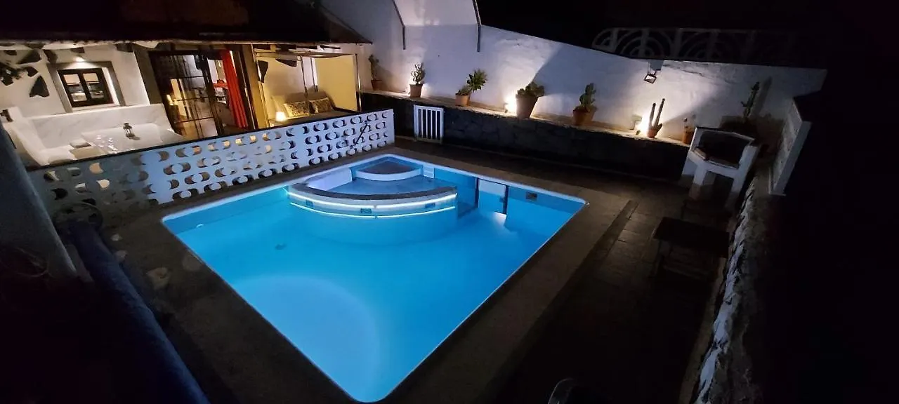Aloelux Villa !! - Private Villa With Pool , Jacuzzi, Cinema, Massage ,Wonderful View, Art Desing Villa Tías 0*,  España